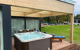 Villa Resort & Organic Spa - Luxusni Apartman S Virivkou